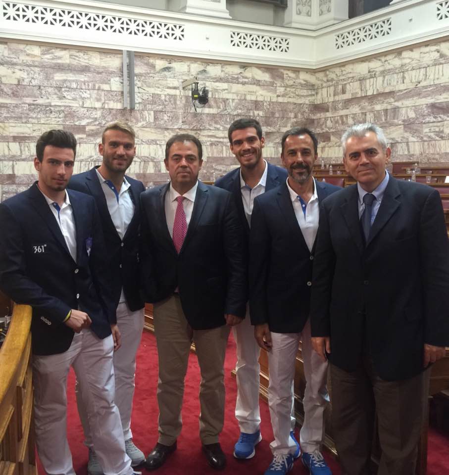 14203359_843649385769386_140519209669455552_n