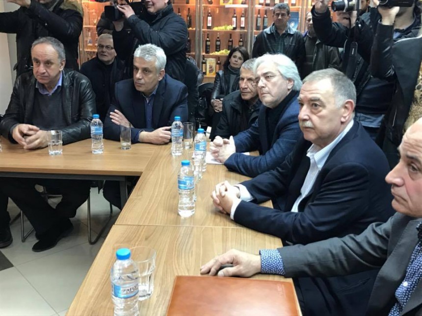 16359245_943693455773749_2060149978_n