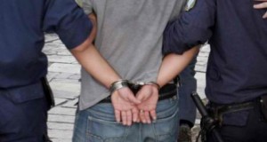 Συνελήφθη 42χρονος ημεδαπός για ναρκωτικά και κροτίδες