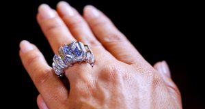 Αυτό είναι το σπάνιο διαμάντι που πωλήθηκε 17 εκατομμύρια δολάρια!…