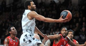 Basket League: Απόλλων Πάτρας 74-65 Δόξα Λευκάδας