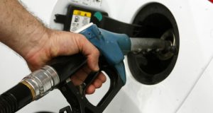 Αυξήσεις – σοκ στη βενζίνη και στο πετρέλαιο κίνησης (Πίνακες)