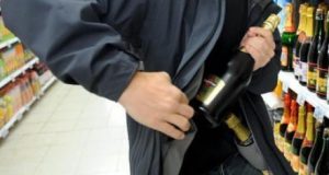 Αγρίνιο: Συνελήφθη 44χρονος σε super market που έκλεβε φιάλες με…