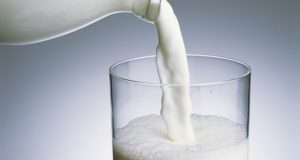 Ναύπακτος: Διανομή Γάλα και ζυμαρικών σε Οικογένειες Ανέργων