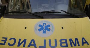 Ναύπακτος: Τροχαίο ατύχημα με τραυματισμό δικυκλιστή στον Πλατανίτη (Φωτό)