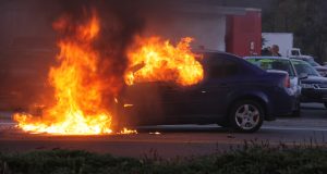 Μεσολόγγι: Κλεμμένο αυτοκίνητο κάηκε κοντά στο ΚΤΕΟ