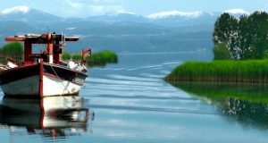 Λίμνη Τριχωνίδα: Είναι η μεγαλύτερη λίμνη στην Ελλάδα, κι όμως…
