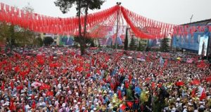 Δημοψήφισμα – θρίλερ στην Τουρκία: Κορυφώνεται η ένταση