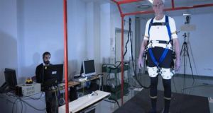 Φορετός ρομποτικός εξωσκελετός βοηθά τους ηλικιωμένους να μην πέφτουν