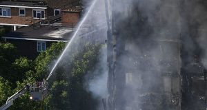 Λονδίνο: Τουλάχιστον έξι νεκροί από την πυρκαγιά στο Grenfell Tower…
