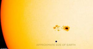 Τεράστια κηλίδα στον Ήλιο απειλεί με «μπλακ-άουτ» τη Γη