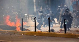 Ματωμένες εκλογές στη Βενεζουέλα του Μαδούρο – Εκρήξεις, νεκροί, τραυματίες…
