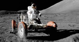 Αστροναύτη στη Σελήνη έως το 2030 θέλει να στείλει η…