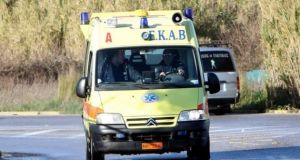 Ανατροπή ταξί στο ύψος του Ρίβιου Ξηρομέρου – Δύο τραυματίες…