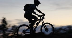 Κόμβος Κατούνας: 41χρονος μετέφερε με ποδήλατο 3,5 κιλά λαθραίο καπνό…