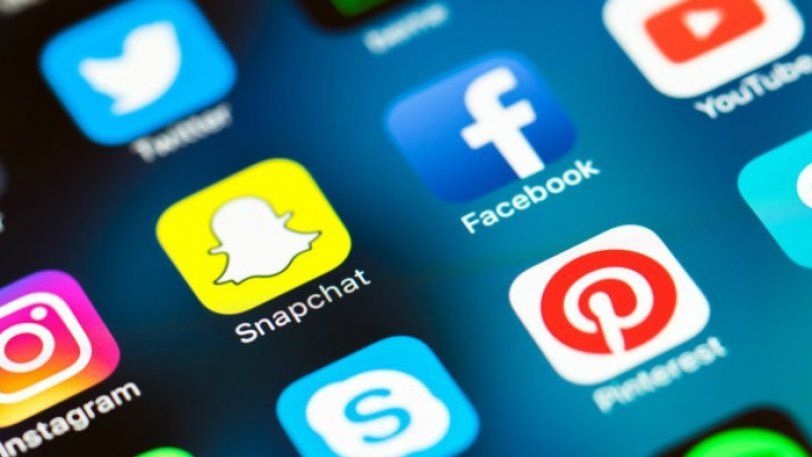 social media mobile icons snapchat facebook instagram ss 800x450 3