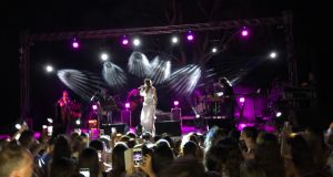 Βόνιτσα: Λαοθάλασσα για την μαγευτική φωνή της Μελίνας Ασλανίδου (Φωτογραφίες)