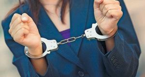 Για υφαρπαγή ψευδούς βεβαίωσης συνελήφθη 40χρονη στη Ναύπακτο