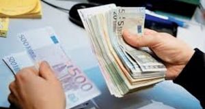 Εβδομάδα αιτήσεων και νέων πληρωμών για δικαιούχους των 800 ευρώ