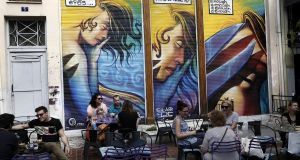 Η οικονομική κρίση έχει ριζώσει – Ένας στους τρεις Έλληνες…