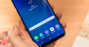 Samsung: Μπορεί να στείλει παντού τις φωτογραφίες σας χωρίς να…