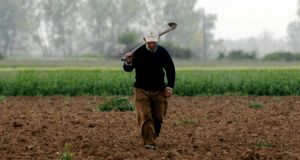 Τι αλλάζει σε ασφάλιση και συνταξιοδότηση αγροτών