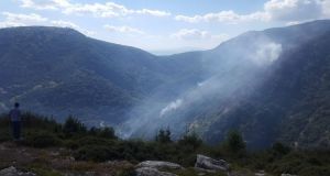 Ισχυρές πυροσβεστικές δυνάμεις από το Αγρίνιο στον Δρυμώνα Θέρμου