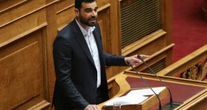 Πρώην Βουλευτής του ΣΥ.ΡΙΖ.Α. «σκότωσε» την ελληνική γλώσσα! (Βίντεο)