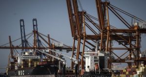 Handelsblatt: Πειραιάς, η πύλη της Κίνας προς την Ευρώπη