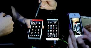 Νέα πτώση στις παγκόσμιες πωλήσεις «έξυπνων» κινητών τηλεφώνων και ταμπλετών
