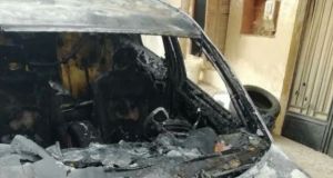 Αγρίνιο: Πυρκαγιά σε όχημα που ήταν σταματημένο σε φανάρι