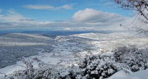 Ανοικτοί οι δρόμοι στον Αράκυνθο – Ιδιαίτερη προσοχή στις μετακινήσεις