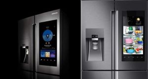 Έξυπνο ψυγείο πιάνει κουβεντούλα στην κουζίνα και καλεί ταξί