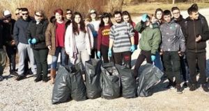 Μαθητές του 1ου ΕΠΑ.Λ. Αγρινίου καθάρισαν τις παραλίμνιες τοποθεσίες Αμπάρια…