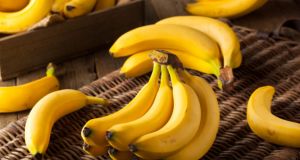 Τι προσφέρουν οι μπανάνες στην υγεία σας: Οφέλη αλλά και……