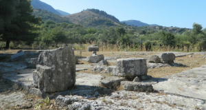 O ναός του Διός Καραού στην αρχαία πόλη του Αστακού…