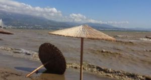 Τρόμος των πλημμυροπαθών στη Μακύνεια για την έλευση του «Αντίνοου»…