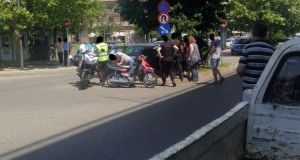 Αγρίνιο: Οδηγοί δικύκλων συγκρούστηκαν επί της οδού Δεληγιώργη (Φωτό)