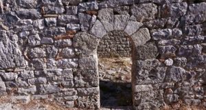 Αρχαιότητες στον Αστακό – Οδοιπορικό στα αρχαιολογικά ευρήματα της περιοχής