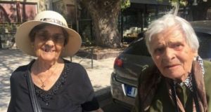 Δύο 92χρονες δασκάλες διηγούνται ιστορίες από την Ορεινή Ναυπακτία (Βίντεο)