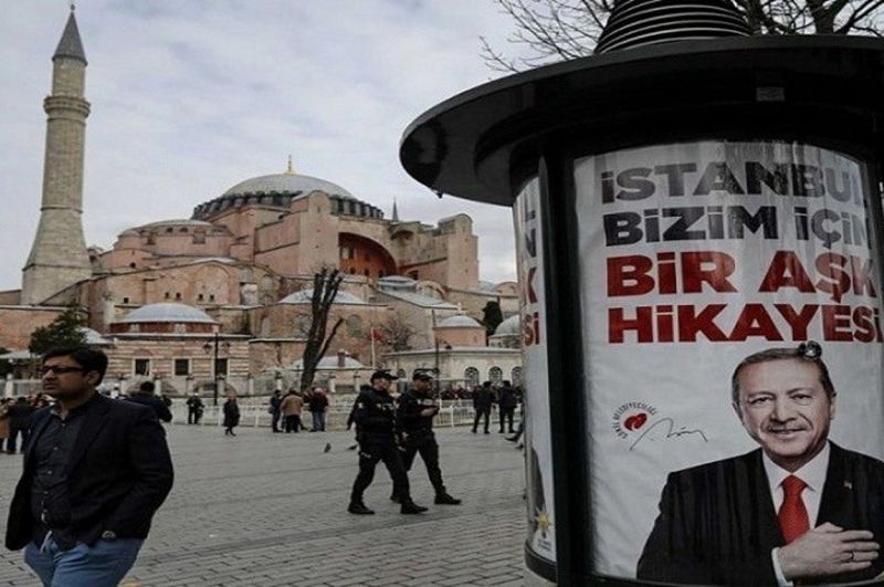 eleutheroi dimosiografoi katadikastikan isovia tourkia