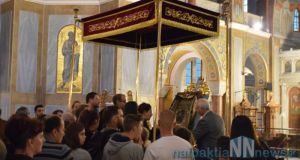 Πάτρα: Πλήθος πιστών στον ναό του Αγίου Ανδρέα για να…