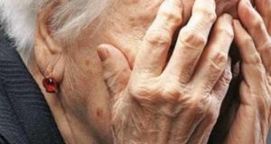 Αγρίνιο: Απατεώνες έκλεψαν 15.000 ευρώ και διάφορα κοσμήματα από ηλικιωμένη