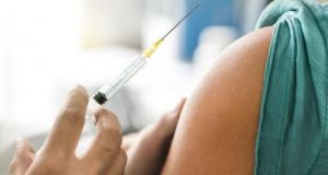 Έλληνας Γιατρός: «Το εμβόλιο για τον κορωνοϊό θα είναι έτοιμο…