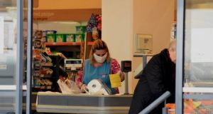 Καταστήματα – Ωράριο: Ανοιχτά τα Σούπερ Μάρκετ την Κυριακή λόγω…