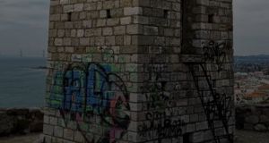 Nαύπακτος: «Εξωραΐζουν» με graffiti τον πολιτισμό μας (Φωτό)