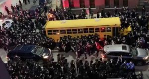 Νέα Υόρκη: Εκατοντάδες στους δρόμους για την κηδεία Ραβίνου εν…