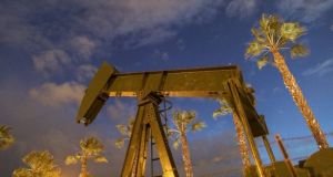 Πετρέλαιο: Ιστορική συντριβή για το αμερικανικό αργό