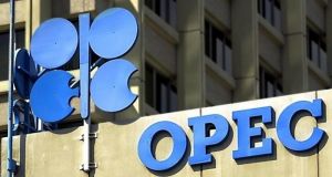 Πετρέλαιο: Επενδυτές φοβούνται υπερπροσφορά αν συνεχιστεί η διαμάχη Σ. Αραβίας…