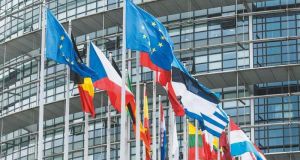 Κομισιόν: 32 δισ. για την Ελλάδα από το Ταμείο Ανάκαμψης